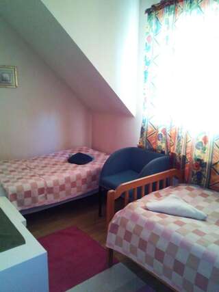 Проживание в семье Pensionat ELLA Lipniki Lipniki Двухместный номер с 2 отдельными кроватями и общей ванной комнатой-4